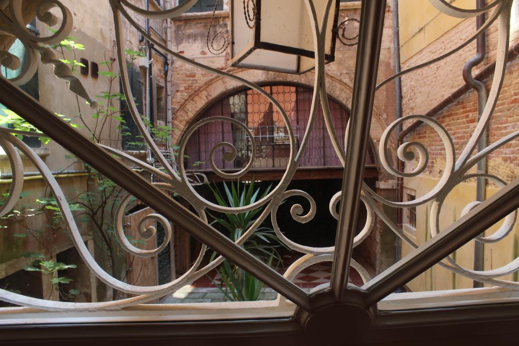 San Giacomo Apartment Venedik Oda fotoğraf